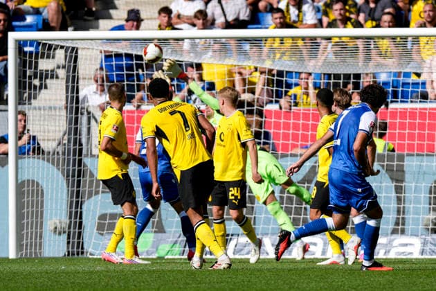 Torschütze Leon Avdullahu (Hoffenheim, 7) erzielt das Tor zum 1:0, Treffer, Torerfolg, Highlight, Action, Aktion, Spielszene, 05.09.2026, Sinsheim (Deutschland), Fussball, Bundesliga, TSG 1899 Hoffenheim - Borussia Dortmund, DFB DFL REGULATIONS PROHIBIT ANY USE OF PHOTOGRAPHS AS IMAGE SEQUENCES AND OR QUASI-VIDEO. *** Goal scorer Leon Avdullahu of Hoffenheim, 7, scores the goal to make it 1–0; goal, scoring, highlight, action, play, game scene, September 5, 2026, Sinsheim, Germany, soccer, Bundesliga, TSG 1899 Hoffenheim vs. Borussia Dortmund, DFB and DFL regulations prohibit any use of photographs as image sequences and or quasi-video xozx