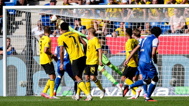 Torschütze Leon Avdullahu (Hoffenheim, 7) erzielt das Tor zum 1:0, Treffer, Torerfolg, Highlight, Action, Aktion, Spielszene, 05.09.2026, Sinsheim (Deutschland), Fussball, Bundesliga, TSG 1899 Hoffenheim - Borussia Dortmund, DFB DFL REGULATIONS PROHIBIT ANY USE OF PHOTOGRAPHS AS IMAGE SEQUENCES AND OR QUASI-VIDEO. *** Goal scorer Leon Avdullahu of Hoffenheim, 7, scores the goal to make it 1–0; goal, scoring, highlight, action, play, game scene, September 5, 2026, Sinsheim, Germany, soccer, Bundesliga, TSG 1899 Hoffenheim vs. Borussia Dortmund, DFB and DFL regulations prohibit any use of photographs as image sequences and or quasi-video xozx