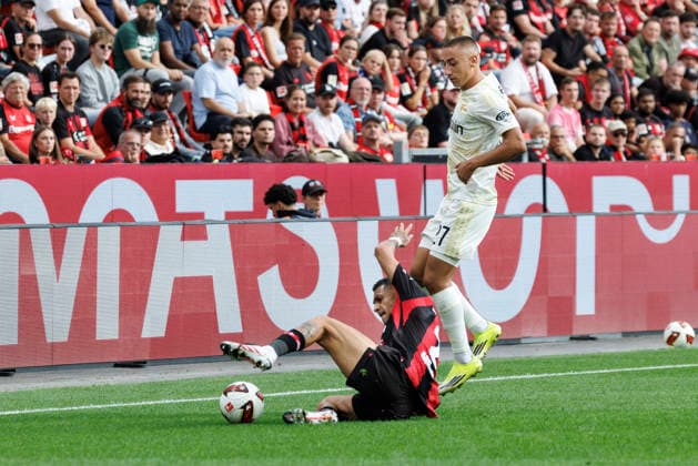 LEVERKUSEN, GERMANY - SEPTEMBER 5, 2026: Marin Ljubicic (1. FC Union Berlin, 27), Facundo Medina (Bayer 04 Leverkusen, 2) tackling during the German Bundesliga match on gameday 2 between Bayer 04 Leverkusen vs. 1. FC Union Berlin at BayArena on September 5, 2026 in Leverkusen, Germany. DFL REGULATIONS PROHIBIT ANY USE OF PHOTOGRAPHS AS IMAGE SEQUENCES AND OR QUASI-VIDEO. Northrhine-Westphalia Germany Copyright: xAxelxKohringx