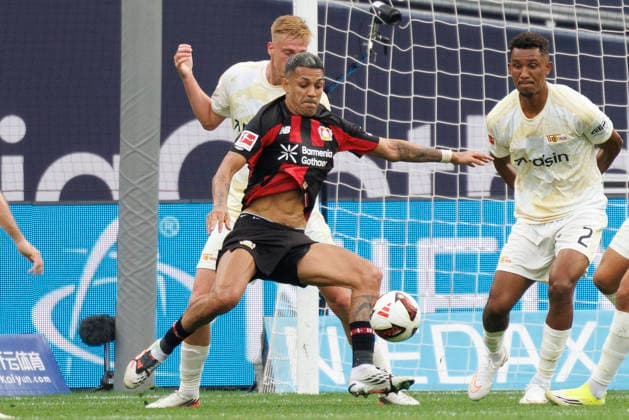 LEVERKUSEN, GERMANY - SEPTEMBER 5, 2026: Facundo Medina (Bayer 04 Leverkusen, 2), Felix Uduokhai (1. FC Union Berlin, 2) during the German Bundesliga match on gameday 2 between Bayer 04 Leverkusen vs. 1. FC Union Berlin at BayArena on September 5, 2026 in Leverkusen, Germany. DFL REGULATIONS PROHIBIT ANY USE OF PHOTOGRAPHS AS IMAGE SEQUENCES AND OR QUASI-VIDEO. Northrhine-Westphalia Germany Copyright: xAxelxKohringx