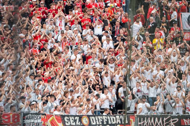 Deutschland: 1. Bundesliga 2026 2027, 2. Spieltag, Bayer 04 Leverkusen vs 1.FC Union Berlin, Samstag, 05.09.2026 BayArena-Stadion (Leverkusen-Nordrhein-Westfalen): Gästefans, Auswärtsblock, Fankurve, Fahnen, Ultras, Support Leverkusen BayArena-Stadion Deutschland *** Germany Bundesliga 1 2026–2027, Matchday 2, Bayer 04 Leverkusen vs. 1. FC Union Berlin, Saturday, September 5, 2026, BayArena Stadium, Leverkusen, North Rhine-Westphalia, visiting fans, away section, fan stand, flags, Ultras, support, Leverkusen, BayArena Stadium, Germany Copyright: xOrhanxHabashx