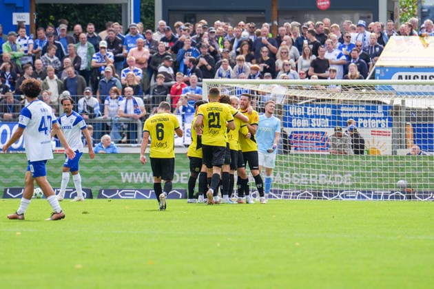 Deutschland: Fussball, 3. Liga, 4. Spieltag, Hänsch-Arena, SV Meppen vs. 1. FC Saarbrücken: Jubel zum 0:2 von Saarbrücken, Torschütze Florian Pick (1. FC Saarbrücken, 20) Copyright: xMichelxWittex