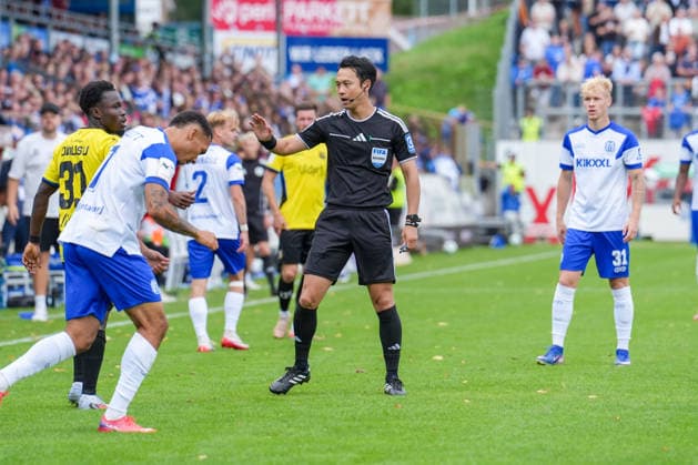 Deutschland: Fussball, 3. Liga, 4. Spieltag, Hänsch-Arena, SV Meppen vs. 1. FC Saarbrücken: Japanischer Schiedsrichter Koji Takasaki. Copyright: xMichelxWittex