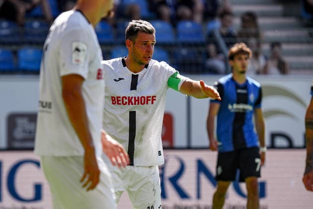 Deutschland: Fussball Saison 2026 2027 , 3. Liga , 4. Spieltag , SV Waldhof Mannheim 07 vs. SC Verl - Carl-Benz-Stadion (Mannheim) : Niko Kijewski (SC Verl, 19) Geste, Gestik, Emotion Mannheim Carl-Benz-Stadion Deutschland Germany Copyright: xBennetxLongx