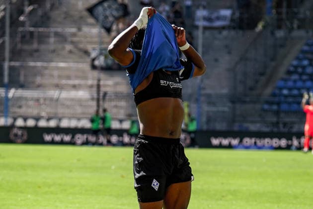 Deutschland: Fussball Saison 2026 2027 , 3. Liga , 4. Spieltag , SV Waldhof Mannheim 07 vs. SC Verl - Carl-Benz-Stadion (Mannheim) : Darnell Keumo (SV Waldhof Mannheim, 17) Geste, Gestik, Emotion Mannheim Carl-Benz-Stadion Deutschland Germany Copyright: xBennetxLongx