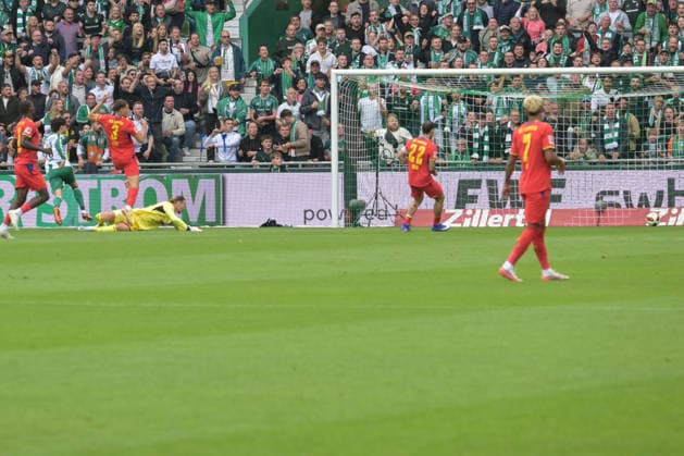 Eren Dinkci (SV Werder Bremen 18) erzielt das 1:0 , SV Werder Bremen - RB Leipzig, Fussball, Bundesliga, DFL, 05.9.2026 DFB regulations prohibit any use of photographs as image sequences and or quasi-video Bremen Bremen Deutschland *** Eren Dinkci of SV Werder Bremen scores the 1-0 goal against RB Leipzig; soccer; Bundesliga; DFL; May 9, 2026. DFB regulations prohibit any use of photographs as image sequences and or quasi-video. Bremen, Germany Copyright: xkolbert-press BurghardxSchreyerx