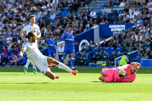 Brighton and Hove Albion v Leeds United, Premier League Bart Verbruggen Goalkeeper of Brighton and Hove Albion saves the shot on goal by Dominic Calvert-Lewin Forward of Leeds United during the Premier League match between Brighton and Hove Albion and Leeds United at the American Express Stadium, Brighton and Hove, UK on 5 September 2026. Brighton and Hove American Express Stadium East Sussex UK Editorial use only DataCo restrictions apply See www.football-dataco.com , Copyright: xJeffxMoodx PSI-24837-0032
