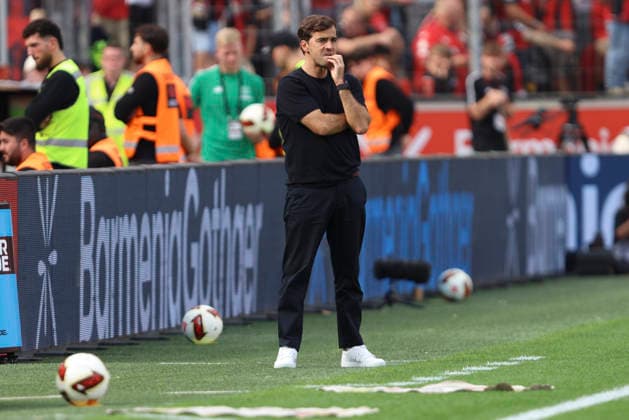 Trainer Carles Martinez (Bayer 04 Leverkusen) schaut waehrend des Spiels der 1. Bundesliga zwischen Bayer 04 Leverkusen und 1. FC Union Berlin, BayArena am 05. September 2026 in Leverkusen, Deutschland. (Foto von Oliver Kaelke DeFodi Images) +++ Trainer Carles Martinez (Bayer 04 Leverkusen) looks on during the Bundesliga match between Bayer 04 Leverkusen and 1. FC Union Berlin at BayArena on September 5, 2026 in Leverkusen, Germany. (Photo by Oliver Kaelke DeFodi Images) DFB DFL REGULATIONS PROHIBIT ANY USE OF PHOTOGRAPHS AS IMAGE SEQUENCES AND OR QUASI-VIDEO. (Photo by Oliver Kaelke DeFodi Images) - *** Bayer 04 Leverkusen coach Carles Martinez looks on during the Bundesliga match between Bayer 04 Leverkusen and 1. FC Union Berlin, BayArena on September 5, 2026, in Leverkusen, Germany. Photo by Oliver Kaelke, DeFodi Images. Coach Carles Martinez of Bayer 04 Leverkusen looks on during the Bundesliga match between Bayer 04 Leverkusen and 1 FC Union Berlin at BayArena on September 5, 2026 in Leverkusen, Germany. Photo by Oliver Kaelke, DeFodi Images. DFB and DFL regulations prohibit any use of photographs as image sequences and or quasi-video. Photo by Oliver Kaelke, DeFodi Images.
