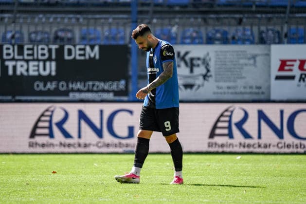 Deutschland: Fussball Saison 2026 2027 , 3. Liga , 4. Spieltag , SV Waldhof Mannheim 07 vs. SC Verl - Carl-Benz-Stadion (Mannheim) : Goncalo Gregorio Goncalo Gregorio (SV Waldhof Mannheim, 9) enttäuscht, Emotionen Mannheim Carl-Benz-Stadion Deutschland Germany Copyright: xBennetxLongx