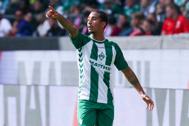 Arthur (Werder Bremen) gestikuliert waehrend des Spiels der 1. Bundesliga zwischen SV Werder Bremen und RB Leipzig, Weserstadion am 05. September 2026 in Bremen, Deutschland. (Foto von Marco Steinbrenner DeFodi Images) +++ Arthur (Werder Bremen) gestures during the Bundesliga match between SV Werder Bremen and RB Leipzig at Weserstadion on September 5, 2026 in Bremen, Germany. (Photo by Marco Steinbrenner DeFodi Images) DFB DFL REGULATIONS PROHIBIT ANY USE OF PHOTOGRAPHS AS IMAGE SEQUENCES AND OR QUASI-VIDEO. (Photo by Marco Steinbrenner DeFodi Images) - *** Arthur Werder Bremen gestures during the Bundesliga 1 match between SV Werder Bremen and RB Leipzig at Weserstadion on September 5, 2026, in Bremen, Germany. Photo by Marco Steinbrenner, DeFodi Images. Arthur Werder Bremen gestures during the Bundesliga match between SV Werder Bremen and RB Leipzig at Weserstadion on September 5, 2026 in Bremen, Germany. Photo by Marco Steinbrenner, DeFodi Images. DFB and DFL regulations prohibit any use of photographs as image sequences and or quasi-video. Photo by Marco Steinbrenner, DeFodi Images.