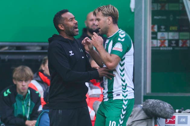 Trainer Daniel Thioune (Werder Bremen) und Niclas Fuellkrug (Werder Bremen) unterhalten sich waehrend des Spiels der 1. Bundesliga zwischen SV Werder Bremen und RB Leipzig, Weserstadion am 05. September 2026 in Bremen, Deutschland. (Foto von Marco Steinbrenner DeFodi Images) +++ Trainer Daniel Thioune (Werder Bremen) und Niclas Fuellkrug (Werder Bremen) talk together during the Bundesliga match between SV Werder Bremen and RB Leipzig at Weserstadion on September 5, 2026 in Bremen, Germany. (Photo by Marco Steinbrenner DeFodi Images) DFB DFL REGULATIONS PROHIBIT ANY USE OF PHOTOGRAPHS AS IMAGE SEQUENCES AND OR QUASI-VIDEO. (Photo by Marco Steinbrenner DeFodi Images) - *** Werder Bremen coach Daniel Thioune and Werder Bremen player Niclas Füellkrug chat during the Bundesliga 1 match between SV Werder Bremen and RB Leipzig at Weserstadion on September 5, 2026, in Bremen, Germany. Photo by Marco Steinbrenner, DeFodi Images. Coach Daniel Thioune of Werder Bremen and Niclas Füllkrug of Werder Bremen talk together during the Bundesliga match between SV Werder Bremen and RB Leipzig at Weserstadion on September 5, 2026 in Bremen, Germany. Photo by Marco Steinbrenner, DeFodi Images. DFB and DFL regulations prohibit any use of photographs as image sequences and or quasi-video. Photo by Marco Steinbrenner, DeFodi Images.