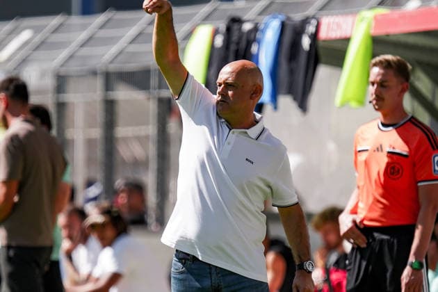 Deutschland: Fussball Saison 2026 2027 , 3. Liga , 4. Spieltag , SV Waldhof Mannheim 07 vs. SC Verl - Carl-Benz-Stadion (Mannheim) : Rui Mota (Trainer, SV Waldhof Mannheim) Geste, Gestik, Emotion Mannheim Carl-Benz-Stadion Deutschland Germany Copyright: xBennetxLongx