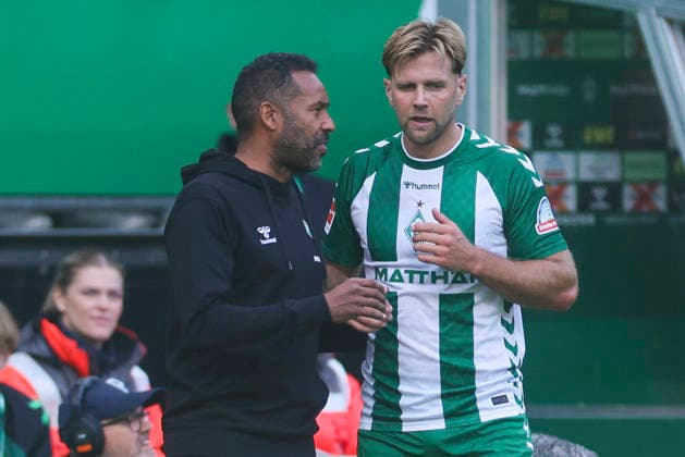 Trainer Daniel Thioune (Werder Bremen) und Niclas Fuellkrug (Werder Bremen) unterhalten sich waehrend des Spiels der 1. Bundesliga zwischen SV Werder Bremen und RB Leipzig, Weserstadion am 05. September 2026 in Bremen, Deutschland. (Foto von Marco Steinbrenner DeFodi Images) +++ Trainer Daniel Thioune (Werder Bremen) und Niclas Fuellkrug (Werder Bremen) talk together during the Bundesliga match between SV Werder Bremen and RB Leipzig at Weserstadion on September 5, 2026 in Bremen, Germany. (Photo by Marco Steinbrenner DeFodi Images) DFB DFL REGULATIONS PROHIBIT ANY USE OF PHOTOGRAPHS AS IMAGE SEQUENCES AND OR QUASI-VIDEO. (Photo by Marco Steinbrenner DeFodi Images) - *** Werder Bremen coach Daniel Thioune and Werder Bremen player Niclas Füellkrug chat during the Bundesliga 1 match between SV Werder Bremen and RB Leipzig at Weserstadion on September 5, 2026, in Bremen, Germany. Photo by Marco Steinbrenner, DeFodi Images. Coach Daniel Thioune of Werder Bremen and Niclas Füllkrug of Werder Bremen talk together during the Bundesliga match between SV Werder Bremen and RB Leipzig at Weserstadion on September 5, 2026 in Bremen, Germany. Photo by Marco Steinbrenner, DeFodi Images. DFB and DFL regulations prohibit any use of photographs as image sequences and or quasi-video. Photo by Marco Steinbrenner, DeFodi Images.