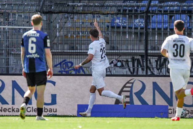 Deutschland: Fussball Saison 2026 2027 , 3. Liga , 4. Spieltag , SV Waldhof Mannheim 07 vs. SC Verl - Carl-Benz-Stadion (Mannheim) : Tim Heike (SC Verl, 25) Tor und Torjubel zum 0:1, Tor, Torjubel, Jubel, Freude, Emotionen Mannheim Carl-Benz-Stadion Deutschland Germany Copyright: xBennetxLongx