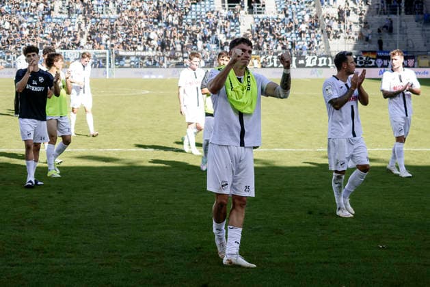 05.09.2026, xhettx, Fussball 3.Liga, SV Waldhof Mannheim - SC Verl v.l. Jubel nach Abpfiff bei Verl