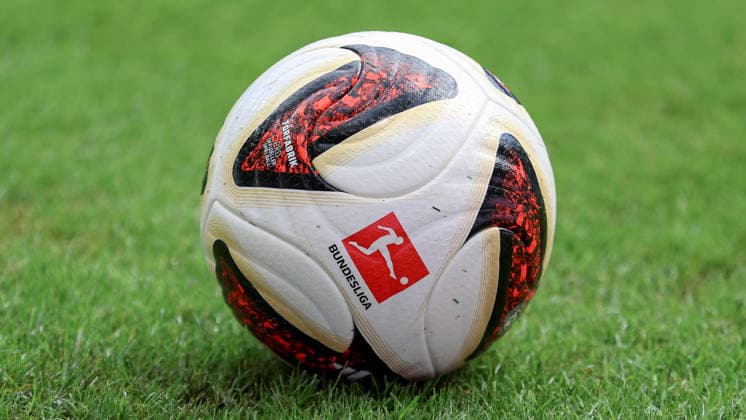 Der Spielball liegt auf dem Spielfeld, Rasen, Bundesliga, Adidas Torfabrik, Symbolfoto, Symbol, Symbolbild Fussball, Fußball, Ball, offizieller Spielball, DIE DFL-RICHTLINIEN UNTERSAGEN JEGLICHE NUTZUNG VON FOTOS ALS SEQUENZBILDER UND ODER VIDEOAÌˆHNLICHE FOTOSTRECKEN. DFL REGULATIONS PROHIBIT ANY USE OF PHOTOGRAPHS AS IMAGE SEQUENCES AND OR QUASI-VIDEO., 05.09.2026, Bremen (Deutschland), Fussball, Bundesliga, SV Werder Bremen - RB Leipzig *** The game ball is on the field, grass, Bundesliga, Adidas Goal Factory, stock photo, symbol, symbolic image of soccer, soccer, ball, official game ball, DFL REGULATIONS PROHIBIT ANY USE OF PHOTOGRAPHS AS IMAGE SEQUENCES AND OR VIDEO-LIKE PHOTO STREAMS, DFL REGULATIONS PROHIBIT ANY USE OF PHOTOGRAPHS AS IMAGE SEQUENCES AND OR QUASI-VIDEO, September 5, 2026, Bremen, Germany, soccer, Bundesliga, SV Werder Bremen, RB Leipzig xobx