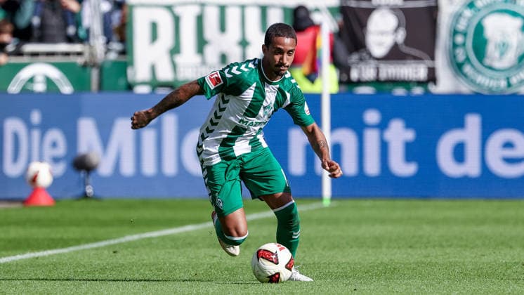 Arthur (SV Werder Bremen, 13) am Ball, Freisteller, Einzelbild, Ganzkörper, Aktion, Action, Spielszene, DIE DFL-RICHTLINIEN UNTERSAGEN JEGLICHE NUTZUNG VON FOTOS ALS SEQUENZBILDER UND ODER VIDEOAÌˆHNLICHE FOTOSTRECKEN. DFL REGULATIONS PROHIBIT ANY USE OF PHOTOGRAPHS AS IMAGE SEQUENCES AND OR QUASI-VIDEO., 05.09.2026, Bremen (Deutschland), Fussball, Bundesliga, SV Werder Bremen - RB Leipzig *** Arthur, SV Werder Bremen, No. 13 with the ball, isolated shot, single frame, full-body, action, game scene, DFL REGULATIONS PROHIBIT ANY USE OF PHOTOGRAPHS AS SEQUENCE IMAGES AND OR VIDEO-LIKE PHOTO SERIES DFL REGULATIONS PROHIBIT ANY USE OF PHOTOGRAPHS AS IMAGE SEQUENCES AND OR VIDEO-LIKE PHOTO SERIES, September 5, 2026, Bremen, Germany, Soccer, Bundesliga, SV Werder Bremen vs. RB Leipzig xobx