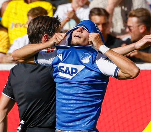 Im Bild: Enttaeuschung bei Tim Lemperle (TSG 1899 Hoffenheim, 19) 05.09.2026, TSG 1899 Hoffenheim - Borussia Dortmund, 1. Bundesliga, 2. Spieltag, Deutschland, Sinsheim, SNP Arena, DFL REGULATIONS PROHIBIT ANY USE OF PHOTOGRAPHS AS IMAGE SEQUENCES AND OR QUASI-VIDEO. *** Pictured: Tim Lemperle of TSG 1899 Hoffenheim looks disappointed, May 19, 2026, TSG 1899 Hoffenheim vs. Borussia Dortmund, Bundesliga 1, Matchday 2, Germany, Sinsheim, SNP Arena, DFL REGULATIONS PROHIBIT ANY USE OF PHOTOGRAPHS AS IMAGE SEQUENCES AND OR QUASI-VIDEO Copyright: HMBxMedia xJulienxBecker