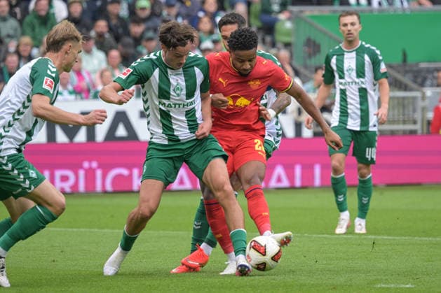Christopher Nkunku (RB Leipzig 28) gegen Oliver Deman (SV Werder Bremen 2), SV Werder Bremen - RB Leipzig, Fussball, Bundesliga, DFL, 05.9.2026 DFB regulations prohibit any use of photographs as image sequences and or quasi-video Bremen Bremen Deutschland *** Christopher Nkunku (RB Leipzig 28) vs. Oliver Deman (SV Werder Bremen 2), SV Werder Bremen vs. RB Leipzig, Soccer, Bundesliga, DFL, September 5, 2026. DFB regulations prohibit any use of photographs as image sequences and or quasi-video. Bremen, Bremen, Germany Copyright: xkolbert-press BurghardxSchreyerx