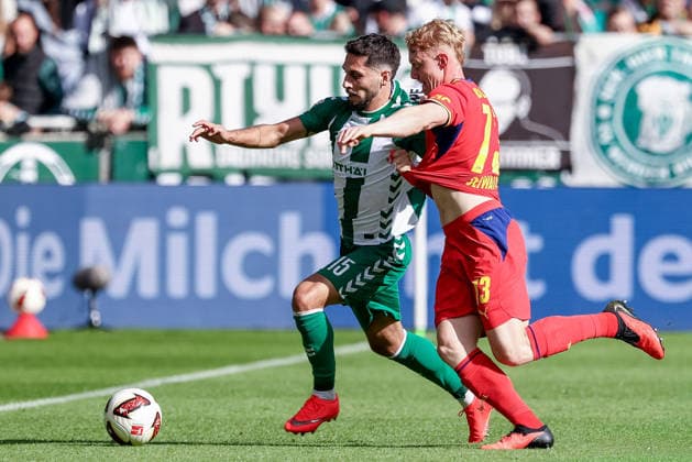 v.li.: Ludovit Reis (SV Werder Bremen, 15) und Nicolas Seiwald (RB Leipzig, 13) im Zweikampf, Duell, Dynamik, Aktion, Action, Spielszene, DIE DFL-RICHTLINIEN UNTERSAGEN JEGLICHE NUTZUNG VON FOTOS ALS SEQUENZBILDER UND ODER VIDEOAÌˆHNLICHE FOTOSTRECKEN. DFL REGULATIONS PROHIBIT ANY USE OF PHOTOGRAPHS AS IMAGE SEQUENCES AND OR QUASI-VIDEO., 05.09.2026, Bremen (Deutschland), Fussball, Bundesliga, SV Werder Bremen - RB Leipzig *** Ludovit Reis of SV Werder Bremen, 15, and Nicolas Seiwald of RB Leipzig, 13, in a one-on-one battle, duel, dynamic moment, action, game scene, DFL GUIDELINES PROHIBIT ANY USE OF PHOTOGRAPHS AS STILL IMAGES AND OR VIDEO-LIKE PHOTO SEQUENCES DFL REGULATIONS PROHIBIT ANY USE OF PHOTOGRAPHS AS IMAGE SEQUENCES AND OR QUASI-VIDEO, September 5, 2026, Bremen, Germany, Soccer, Bundesliga, SV Werder Bremen vs. RB Leipzig xobx