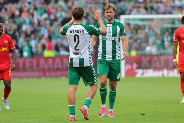 05.09.26, GER, Fussball, 1.FBL Männer, 2. Spieltag, Saison2026 2027, SV Werder Bremen vs. RB Leipzig Halbzeitpause 1:0. Olivier Deman (SV Werder Bremen 02) und Niclas Füllkrug Niclas Fuellkrug (SV Werder Bremen 10) Bremen Weserstadion Bremen Germany *** 05 09 26, GER, Soccer, 1st Division Men, Matchday 2, 2026–2027 Season, SV Werder Bremen vs. RB Leipzig, halftime score 1–0: Olivier Deman (SV Werder Bremen 02) and Niclas Füllkrug (SV Werder Bremen 10), Weserstadion, Bremen, Germany Copyright: xnordphotoxGmbHx xTauchnitzx