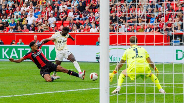 LEVERKUSEN, GERMANY - SEPTEMBER 5, 2026: Emmanuel Latte Lath (1. FC Union Berlin, 29) creates a chance against Mark Flekken (Bayer 04 Leverkusen, 1) during the German Bundesliga match on gameday 2 between Bayer 04 Leverkusen vs. 1. FC Union Berlin at BayArena on September 5, 2026 in Leverkusen, Germany. DFL REGULATIONS PROHIBIT ANY USE OF PHOTOGRAPHS AS IMAGE SEQUENCES AND OR QUASI-VIDEO. Northrhine-Westphalia Germany Copyright: xAxelxKohringx