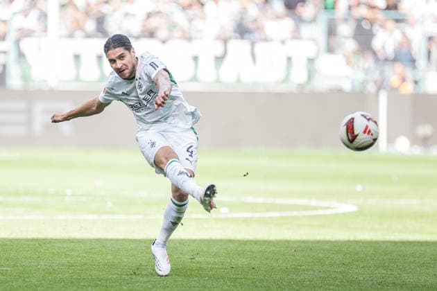 Fussball Bundesliga, Borussia Mönchengladbach vs. SV Elversberg, 05.09.2026 Torschuss von Kevin Diks (Borussia Mönchengladbach 4) -- Fussball Bundesliga, Borussia Mönchengladbach vs. SV Elversberg, 05.09.2026, ista Borussia Park, Mönchengladbach -- DFL REGULATIONS PROHIBIT ANY USE OF PHOTOGRAPHS AS IMAGE SEQUENCES AND OR Q‹UASI-VIDEO. *** German Bundesliga, Borussia Mönchengladbach vs. SV Elversberg, September 5, 2026. Shot on goal by Kevin Diks, Borussia Mönchengladbach 4. German Bundesliga, Borussia Mönchengladbach vs. SV Elversberg, September 5, 2026, ista Borussia Park, Mönchengladbach DFL REGULATIONS PROHIBIT ANY USE OF PHOTOGRAPHS AS IMAGE SEQUENCES AND OR QUASI-VIDEO Copyright: xBEAUTIFULxSPORTS Derixx