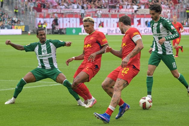 Arthur (SV Werder Bremen bremst Antonio Nusa (RB Leipzig 7), SV Werder Bremen - RB Leipzig, Fussball, Bundesliga, DFL, 05.9.2026 DFB regulations prohibit any use of photographs as image sequences and or quasi-video Bremen Bremen Deutschland *** Arthur (SV Werder Bremen) stops Antonio Nusa (RB Leipzig) 7, SV Werder Bremen vs. RB Leipzig, Soccer, Bundesliga, DFL, September 5, 2026. DFB regulations prohibit any use of photographs as image sequences and or quasi-video. Bremen, Bremen, Germany Copyright: xkolbert-press BurghardxSchreyerx