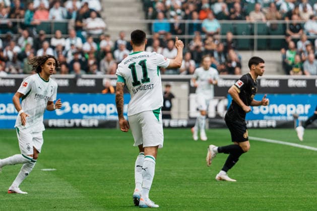 Deutschland: Fußball 1. Bundesliga Männer 2026 - 2027, 2. Spieltag - VfL Borussia Mönchengladbach vs SV Elversberg (ista Borussia Park): Daumen hoch, erste Chance, Torchance von Tim Kleindienst (Borussia Mönchengladbach, 11) *** Germany Soccer 1st Bundesliga Men 2026–2027, Matchday 2: VfL Borussia Mönchengladbach vs. SV Elversberg at Borussia Park. Thumbs up, first chance, scoring opportunity by Tim Kleindienst of Borussia Mönchengladbach, 11 Copyright: xThiemoxRudolphx