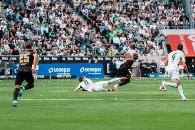 Deutschland: Fußball 1. Bundesliga Männer 2026 - 2027, 2. Spieltag - VfL Borussia Mönchengladbach vs SV Elversberg (ista Borussia Park): David Mokwa (SV Elversberg, 42) alleine vor Torwart, Jubel, Tor, Freude, feiern, Spass, Emotionen, Ausgleich *** Germany Men s Soccer Bundesliga 1 2026–2027, Matchday 2: VfL Borussia Mönchengladbach vs. SV Elversberg at Borussia Park – David Mokwa (SV Elversberg), 42, one-on-one with the goalkeeper, celebration, goal, joy, partying, fun, emotions, equalizer Copyright: xThiemoxRudolphx