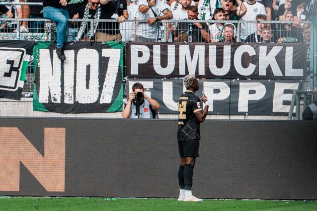 Deutschland: Fußball 1. Bundesliga Männer 2026 - 2027, 2. Spieltag - VfL Borussia Mönchengladbach vs SV Elversberg (ista Borussia Park): 1 zu 1 Auslgeich von David Mokwa (SV Elversberg, 42), Jubel, Tor, Freude, feiern, Spass, Emotionen *** Germany Men s Soccer Bundesliga 1 2026–2027, Matchday 2: VfL Borussia Mönchengladbach vs. SV Elversberg at Borussia Park—1–1 draw thanks to a goal by David Mokwa of SV Elversberg in the 42nd minute—cheers, goal, joy, celebration, fun, emotions Copyright: xThiemoxRudolphx