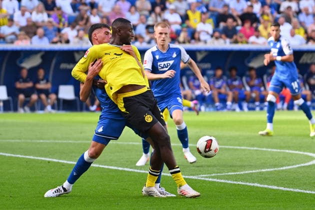 Albian HAJDARI (1899 Hoffenheim), Aktion,Zweikampf gegen Serhou GUIRASSY (DO). Fussball 1. Bundesliga Saison 2026 2027, 2.Spieltag, Spieltag02,, TSG 1899 Hoffenheim - Borussia Dortmund am 05.09.2026 , SNP ARENA *** Albian HAJDARI, 1899 Hoffenheim, Action, Tackle against Serhou GUIRASSY, DO Soccer, Bundesliga 1, 2026–2027 Season, Matchday 2, Matchday 02, TSG 1899 Hoffenheim vs. Borussia Dortmund on September 5, 2026, SNP ARENA