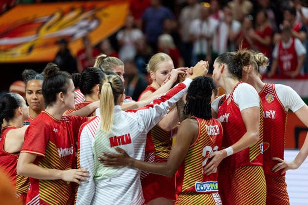 ungarische Mannschaft jubelt Jubel nach Sieg Spielende, GER, Nigeria vs. Ungarn, Basketball, FIBA Women s World Cup 2026, Gruppenphase, Spieltag 2, 05.09.2026 GER, Nigeria vs. Ungarn, Basketball, FIBA Women s World Cup 2026, Gruppenphase, Spieltag 2, 05.09.2026 Berlin Copyright: xEibner-Pressefoto MaxxVincenx EP_MVN