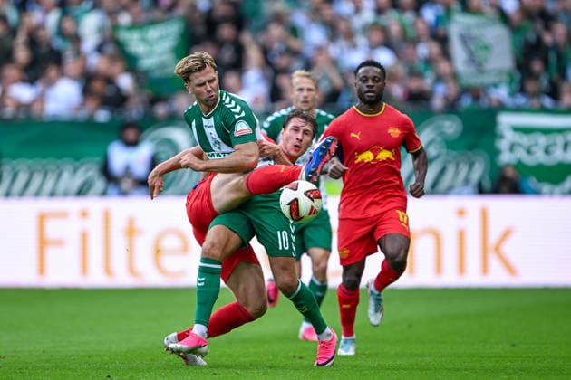 1. Bundesliga: SV Werder Bremen - RB Leipzig am 05.09.2026 im Weserstadion in Bremen Niclas Füllkrug Fuellkrug (Bremen) im Zweikampf gegen Willi Orban (Leipzig) *** 1 Bundesliga: SV Werder Bremen vs. RB Leipzig on September 5, 2026, at the Weserstadion in Bremen. Niclas Füllkrug (Bremen) in a tackle against Willi Orban (Leipzig) MT