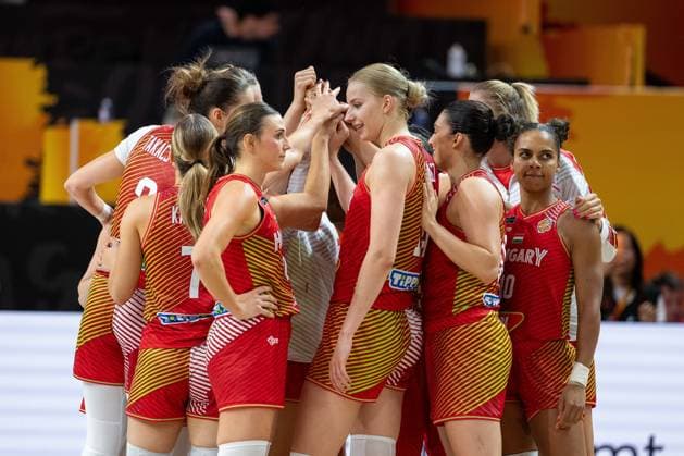 ungarische Mannschaft jubelt Jubel nach Sieg Spielende, GER, Nigeria vs. Ungarn, Basketball, FIBA Women s World Cup 2026, Gruppenphase, Spieltag 2, 05.09.2026 GER, Nigeria vs. Ungarn, Basketball, FIBA Women s World Cup 2026, Gruppenphase, Spieltag 2, 05.09.2026 Berlin Copyright: xEibner-Pressefoto MaxxVincenx EP_MVN