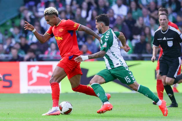 Antonio Nusa (RB Leipzig) und Ludovit Reis (Werder Bremen) kaempfen um den Ball waehrend des Spiels der 1. Bundesliga zwischen SV Werder Bremen und RB Leipzig, Weserstadion am 05. September 2026 in Bremen, Deutschland. (Foto von Marco Steinbrenner DeFodi Images) +++ Antonio Nusa (RB Leipzig) und Ludovit Reis (Werder Bremen) battle for the ball during the Bundesliga match between SV Werder Bremen and RB Leipzig at Weserstadion on September 5, 2026 in Bremen, Germany. (Photo by Marco Steinbrenner DeFodi Images) DFB DFL REGULATIONS PROHIBIT ANY USE OF PHOTOGRAPHS AS IMAGE SEQUENCES AND OR QUASI-VIDEO. (Photo by Marco Steinbrenner DeFodi Images) - *** Antonio Nusa of RB Leipzig and Ludovit Reis of Werder Bremen battle for the ball during the Bundesliga match between SV Werder Bremen and RB Leipzig at Weserstadion on September 5, 2026, in Bremen, Germany. Photo by Marco Steinbrenner, DeFodi Images. Antonio Nusa of RB Leipzig and Ludovit Reis of Werder Bremen battle for the ball during the Bundesliga match between SV Werder Bremen and RB Leipzig at Weserstadion on September 5, 2026 in Bremen, Germany. Photo by Marco Steinbrenner, DeFodi Images. DFB and DFL regulations prohibit any use of photographs as image sequences and or quasi-video. Photo by Marco Steinbrenner, DeFodi Images