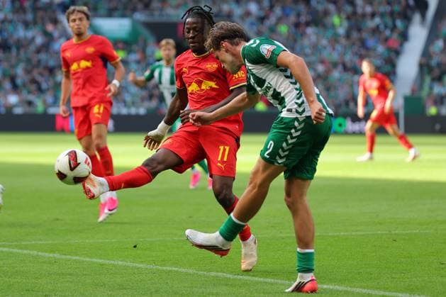 05.09.26, GER, Fussball, 1.FBL Männer, 2. Spieltag, Saison2026 2027, SV Werder Bremen vs. RB Leipzig Johan Bakayoko (RB Leipzig 11) im Zweikampf gegen Olivier Deman (SV Werder Bremen 02) Bremen Weserstadion Bremen Germany *** 05 09 26, GER, Soccer, 1st Men s Bundesliga, Matchday 2, 2026–2027 season, SV Werder Bremen vs. RB Leipzig; Johan Bakayoko (RB Leipzig, No. 11) in a tackle against Olivier Deman (SV Werder Bremen, No. 02) at the Weserstadion in Bremen, Germany Copyright: xnordphotoxGmbHx xTauchnitzx