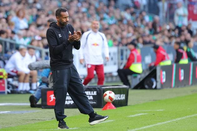05.09.26, GER, Fussball, 1.FBL Männer, 2. Spieltag, Saison2026 2027, SV Werder Bremen vs. RB Leipzig Coachingzone Seitenlinie Trainerbereich Technische Zone. Trainer Daniel Thioune (SV Werder Bremen) applaudiert Bremen Weserstadion Bremen Germany *** September 26, 2026, GER, Soccer, 1st Men s Bundesliga, Matchday 2, 2026–2027 Season, SV Werder Bremen vs. RB Leipzig; Coaching Zone, Sideline, Coaches Area, Technical Area; Coach Daniel Thioune of SV Werder Bremen applauds; Bremen, Weserstadion, Bremen, Germany Copyright: xnordphotoxGmbHx xTauchnitzx