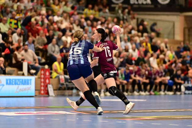 Handball I Frauen I Saison 2026-2027 I Bundesliga I 2. Spieltag I Buxtehuder SV - HC Leipzig I 05.09.2026 Carina Senel (45, Buxtehuder Sportverein) Lisa Lammich (76, HC Leipzig) Buxtehude Halle Nord (Neu) Niedersachsen Deutschland Copyright: xLobeca FelixxWeißbergx