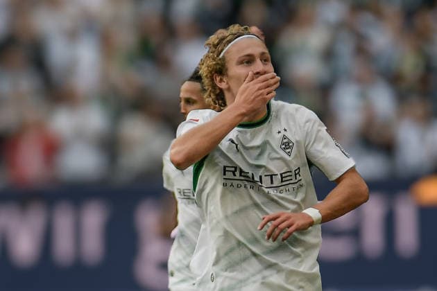 Hugo Bolin (Moenchengladbach 38) jubelt nach dem Tor zum 2:1 05.09.2026 ¢ Fussball ¢ Borussia Moenchengladbach vs SV Elversberg, Borussia-Park, Moenchengladbach, DFB DFL REGULATIONS PROHIBIT ANY USE OF PHOTOGRAPHS AS IMAGE SEQUENCES AND OR QUASI-VIDEO NRW Germany *** Hugo Bolin of Mönchengladbach 38 celebrates after scoring the goal, 2-1, May 9, 2026 ¢ Soccer ¢ Borussia Mönchengladbach vs. SV Elversberg, Borussia Park, Mönchengladbach, DFB and DFL regulations prohibit any use of photographs as image sequences and or quasi-video. NRW, Germany Copyright: xpepphotox xHorstxMauelshagenx pep00321, pep_20260905_hm
