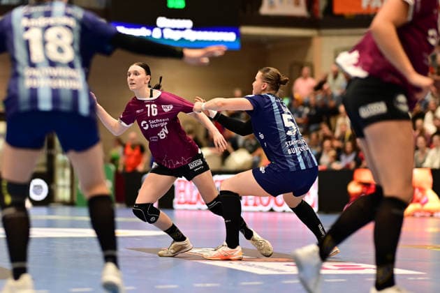 Handball I Frauen I Saison 2026-2027 I Bundesliga I 2. Spieltag I Buxtehuder SV - HC Leipzig I 05.09.2026 Lisa Lammich (76, HC Leipzig) Lin Luck (51, Buxtehuder Sportverein) Buxtehude Halle Nord (Neu) Niedersachsen Deutschland Copyright: xLobeca FelixxWeißbergx