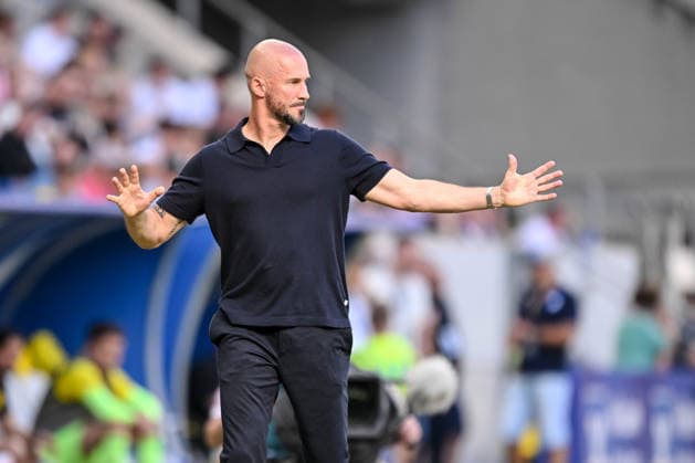 Trainer Christian Ilzner (TSG 1899 Hoffenheim) gestikuliert, gestik waehrend des spiels der 1. Bundesliga zwischen TSG Hoffenheim und Borussia Dortmund, SNP Arena am 05. September 2026 in Sinsheim, Deutschland. (Foto von Harry Langer DeFodi Images) +++ Trainer Christian Ilzner (TSG 1899 Hoffenheim) gestures during the Bundesliga match between TSG Hoffenheim and Borussia Dortmund at SNP Arena on September 5, 2026 in Sinsheim, Germany. (Photo by Harry Langer DeFodi Images) DFB DFL REGULATIONS PROHIBIT ANY USE OF PHOTOGRAPHS AS IMAGE SEQUENCES AND OR QUASI-VIDEO. (Photo by Harry Langer DeFodi Images) DFB DFL REGULATIONS PROHIBIT ANY USE OF PHOTOGRAPHS AS IMAGE SEQUENCES AND OR QUASI-VIDEO. - *** TSG 1899 Hoffenheim coach Christian Ilzner gestures during the Bundesliga match between TSG Hoffenheim and Borussia Dortmund, at the SNP Arena on September 5, 2026, in Sinsheim, Germany. Photo by Harry Langer, DeFodi Images. Coach Christian Ilzner of TSG 1899 Hoffenheim gestures during the Bundesliga match between TSG Hoffenheim and Borussia Dortmund at the SNP Arena on September 5, 2026 in Sinsheim, Germany. Photo by Harry Langer, DeFodi Images. DFB and DFL regulations prohibit any use of photographs as image sequences and or quasi-video. Photo by Harry Langer, DeFodi Images. DFB and DFL regulations prohibit any use of photographs as imSEQUENCES AND OR QUASI-VIDEO