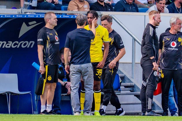 1. Bundesliga, 2. Spieltag, TSG 1899 Hoffenheim vs. Borussia Dortmund am 05.09.2026 Filippo Mane mit einer Verletzung und Auswechselung verletzt sich mit Niko Kovac WICHTIGER HINWEIS: Gemäß den Vorgaben der DFL und des DFB ist es untersagt, in dem Stadion und oder vom Spiel angefertigte Fotoaufnahmen in Form von Sequenzbildern und oder videoähnlichen Fotostrecken zu verwerten bzw. verwerten zu lassen. *** Bundesliga Matchday 2, TSG 1899 Hoffenheim vs. Borussia Dortmund on September 5, 2026: Filippo Mane suffers an injury and is substituted; Niko Kovac is also injured. IMPORTANT NOTICE: In accordance with the regulations of the DFL and the DFB, it is prohibited to use or allow the use of photographs taken in the stadium and or during the game in the form of sequential images and or video-like photo series Copyright: xBahhoxKarax