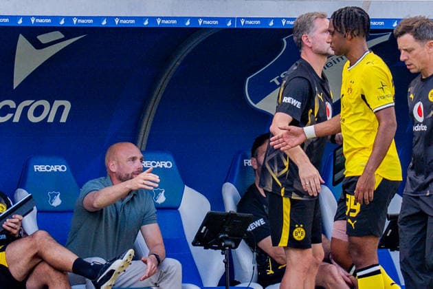 1. Bundesliga, 2. Spieltag, TSG 1899 Hoffenheim vs. Borussia Dortmund am 05.09.2026 Filippo Mane verletzt sich Verletzung Auswechselung Ole Book WICHTIGER HINWEIS: Gemäß den Vorgaben der DFL und des DFB ist es untersagt, in dem Stadion und oder vom Spiel angefertigte Fotoaufnahmen in Form von Sequenzbildern und oder videoähnlichen Fotostrecken zu verwerten bzw. verwerten zu lassen. *** Bundesliga 1, Matchday 2, TSG 1899 Hoffenheim vs. Borussia Dortmund on September 5, 2026. Filippo Mane gets injured; Ole Book comes on as a substitute. IMPORTANT NOTICE: In accordance with DFL and DFB regulations, it is prohibited to use or allow the use of photographs taken in the stadium and or during the game in the form of sequential images and or video-like photo series. Copyright: xBahhoxKarax