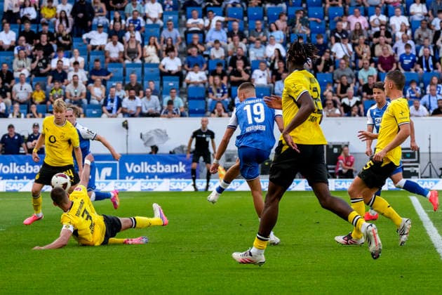 Torschütze Tim Lemperle (Hoffenheim, 19) erzielt das Tor zum 2:0, Treffer, Torerfolg, Highlight, Action, Aktion, Spielszene, 05.09.2026, Sinsheim (Deutschland), Fussball, Bundesliga, TSG 1899 Hoffenheim - Borussia Dortmund, DFB DFL REGULATIONS PROHIBIT ANY USE OF PHOTOGRAPHS AS IMAGE SEQUENCES AND OR QUASI-VIDEO. *** Goal scorer Tim Lemperle of Hoffenheim, 19, scores the goal to make it 2–0; goal, scoring, highlight, action, play, game scene, September 5, 2026, Sinsheim, Germany, soccer, Bundesliga, TSG 1899 Hoffenheim vs. Borussia Dortmund, DFB and DFL regulations prohibit any use of photographs as image sequences and or quasi-video xozx