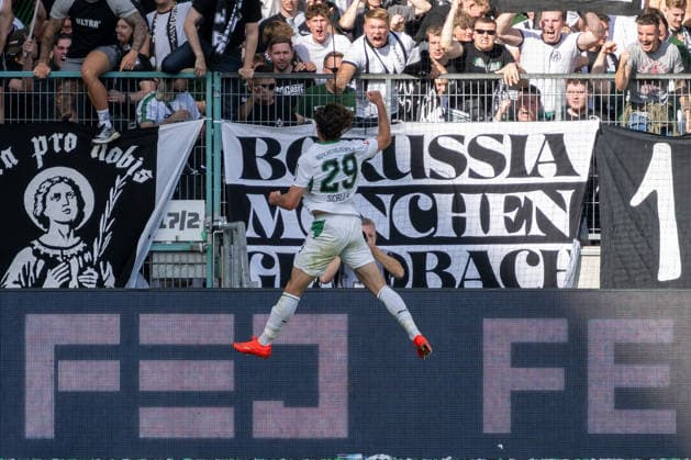 Joe Scally (Borussia Moenchengladbach, 29) bejubelt sein Tor zum 3:1. Borussia Moenchengladbach vs. SV Elversberg, Fussball, 1. Bundesliga, 02. Spieltag, Saison 2026 2027, 05.09.2026 DFL DFB Regulations prohibit any use of Photographs as image sequences and or Quasivideo Borussia Moenchengladbach vs. SV Elversberg, Fussball, 1. Bundesliga, 02. Spieltag, Saison 2026 2027, 05.09.2026 Moenchengladbach *** Joe Scally of Borussia Mönchengladbach, 29, celebrates his goal to make it 3–1 in the match between Borussia Mönchengladbach and SV Elversberg, soccer, Bundesliga 1, Matchday 2, 2026–2027 season, September 5, 2026 DFL DFB regulations prohibit any use of photographs as image sequences and or quasi-video Borussia Mönchengladbach vs. SV Elversberg, soccer, Bundesliga 1, Matchday 2, 2026–2027 season, September 5, 2026, Mönchengladbach Copyright: xEibner-Pressefoto ThomasxHaeslerx EP_THR