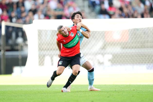 Eredivisie: NEC Nijmegen v Feyenoord Rotterdam Nijmegen - Bryan Linssen of NEC Nijmegen battles for possession with Tsuyoshi Watanabe of Feyenoord Rotterdam during the fifth competition round of the 2026 2027 Eredivisie season. The match is set between NEC Nijmegen and Feyenoord Rotterdam at Goffertstadion on 5 September 2026 in Nijmegen, Netherlands. (Hero Images Yannick Verhoeven) Copyright: xYannickxVerhoevenx