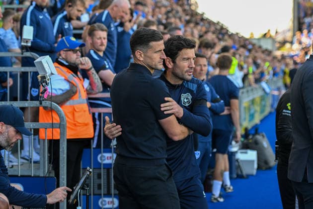 Portsmouth v Cardiff City, Sky Bet Championship Portsmouth Manager John Mousinho and Cardiff City Manager Brian Barry-Murphy shake hands during the Portsmouth v Cardiff City EFL Sky Bet Championship match at Fratton Park, Portsmouth, England on 5 September 2026 Credit: Andy Thomas Every Second Media Editorial use only. All images are copyright Every Second Media Limited. No images may be reproduced without prior permission. All rights reserved. Premier League and Football League images are subject to licensing agreements with Football DataCo Limited. see https: www.football-dataco.com Copyright: xIMAGO EveryxSecondxMediax ESM-2138-0015 AndyxThomasx xEveryxSecondxMediax