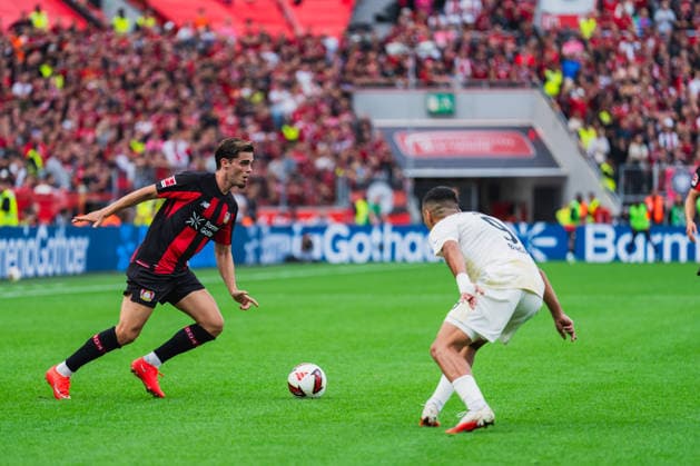 Afonso Moreira (Bayer 04 Leverkusen, 09) laeuft mit dem Ball Livan Burcu (1.FC Union Berlin, 09) an Bayer 04 Leverkusen vs. 1.FC Union Berlin, Fussball, 1.Bundesliga, 2.Spieltag, Saison 2026 27, 05.09.2026, DFL REGULATIONS PROHIBIT ANY USE OF PHOTOGRAPHS AS IMAGE SEQUENCES AND OR QUASI-VIDEO, Bayer 04 Leverkusen vs. 1.FC Union Berlin, Fussball, 1.Bundesliga, 2.Spieltag, Saison 2026 27, 05.09.2026 Leverkusen *** Afonso Moreira (Bayer 04 Leverkusen), No. 09, runs with the ball; Livan Burcu (1. FC Union Berlin), No. 09, at Bayer 04 Leverkusen vs. 1. FC Union Berlin, soccer, Bundesliga 1, Matchday 2, 2026–27 season, September 5, 2026, DFL regulations prohibit any use of photographs as image sequences and or quasi-video, Bayer 04 Leverkusen vs. 1. FC Union Berlin, soccer, Bundesliga 1, Matchday 2, 2026–27 season, September 5, 2026, Leverkusen Copyright: xEibner-Pressefoto LukasxBaldygax EP_LBA
