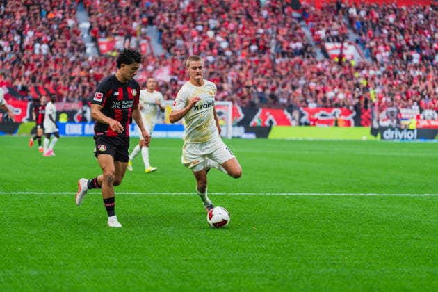 Ibrahim Maza (Bayer 04 Leverkusen, 30) im Zweikampf im Strafraum mit Tom Rothe (1.FC Union Berlin, 15) Bayer 04 Leverkusen vs. 1.FC Union Berlin, Fussball, 1.Bundesliga, 2.Spieltag, Saison 2026 27, 05.09.2026, DFL REGULATIONS PROHIBIT ANY USE OF PHOTOGRAPHS AS IMAGE SEQUENCES AND OR QUASI-VIDEO, Bayer 04 Leverkusen vs. 1.FC Union Berlin, Fussball, 1.Bundesliga, 2.Spieltag, Saison 2026 27, 05.09.2026 Leverkusen *** Ibrahim Maza (Bayer 04 Leverkusen), 30, in a duel in the penalty area with Tom Rothe (1. FC Union Berlin), 15; Bayer 04 Leverkusen vs. 1. FC Union Berlin, soccer, Bundesliga 1, Matchday 2, 2026–27 season, September 5, 2026, DFL regulations prohibit any use of photographs as image sequences and or quasi-video, Bayer 04 Leverkusen vs. 1. FC Union Berlin, soccer, Bundesliga 1, Matchday 2, 2026–27 season, September 5, 2026, Leverkusen Copyright: xEibner-Pressefoto LukasxBaldygax EP_LBA
